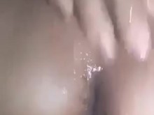 Beb asiático correrse