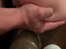 Chico se folla a un juguete apretado