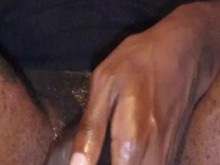 Sin palabras sucias, solo masturbándose una gran polla negra