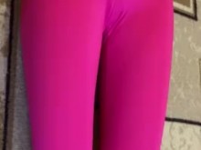 Caliente hace ejercicios de abdominales