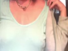 Muy cachonda - mostrando tetas y coño mojado en Skype