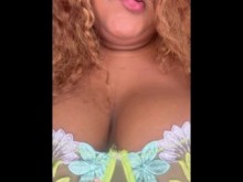 BBW ÉBANO MILF jugando con ella misma