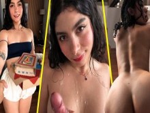 Repartidor de pizzas me pilló masturbándome - Latina amateur de gran culo no pudo resistirse - ENG SUB