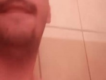 Me tomo un baño en vivo en cam4