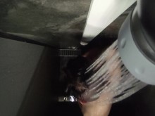 Me grabo en la ducha del gimnasio